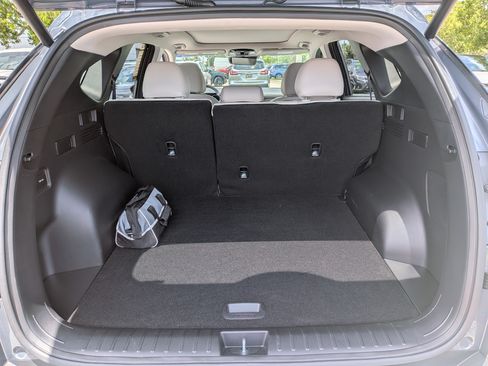 Used 2025 Hyundai Tucson Limited FWD image 11