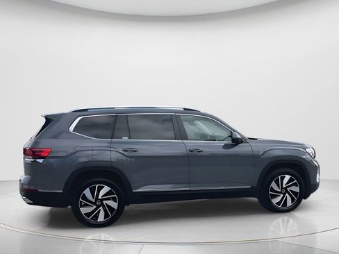 Certified 2025 Volkswagen Atlas SEL image 9