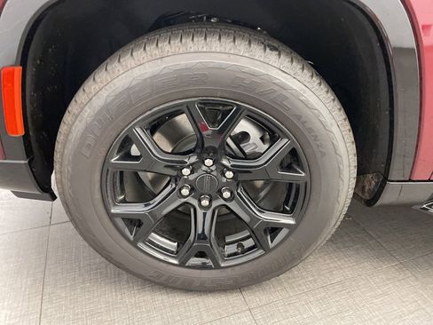 New 2025 Jeep Wagoneer L Series II image 10