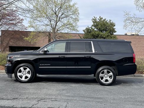 Used 2016 Chevrolet Suburban LT image 3