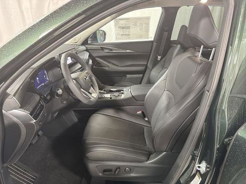 Certified 2026 INFINITI QX60 Luxe w/ Family Package image 14