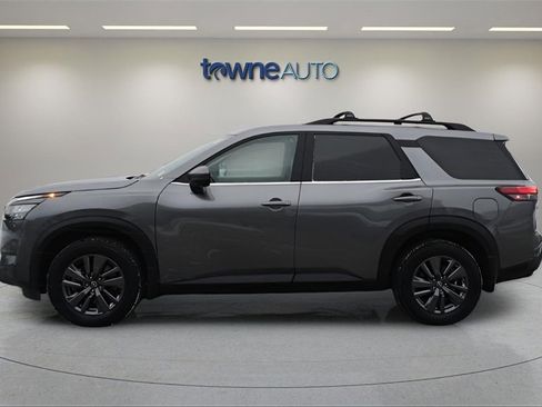 Used 2024 Nissan Pathfinder SV w/ Black Appearance Package image 2