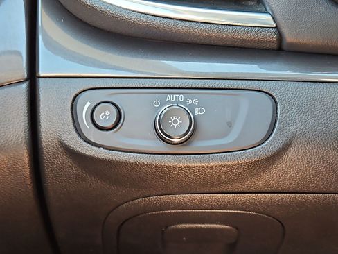 Certified 2018 Buick Encore Preferred FWD image 22