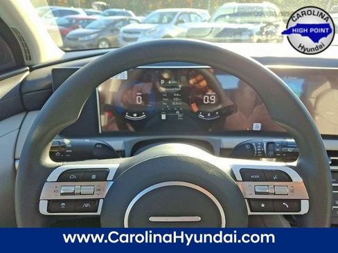 New 2026 Hyundai Tucson SE image 9