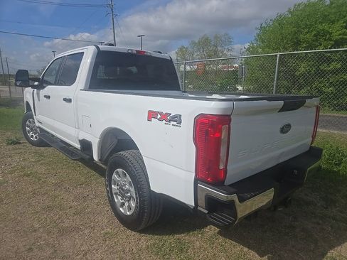 Used 2024 Ford F250 XLT w/ FX4 Off-Road Package image 2