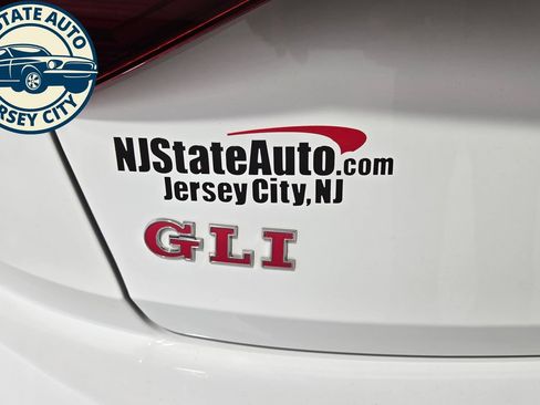Used 2019 Volkswagen Jetta GLI Autobahn FWD image 33