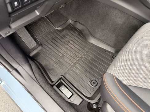 Certified 2022 Subaru Crosstrek 2.0i Premium w/ Moonroof Package image 17