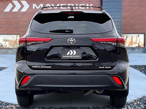 Used 2020 Toyota Highlander XLE image 6