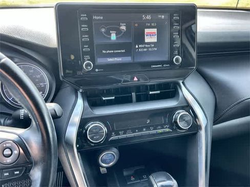 Used 2021 Toyota Venza LE w/ Carpet Mat Package (TMS) image 18