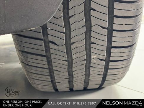 Used 2018 Land Rover Discovery HSE image 10