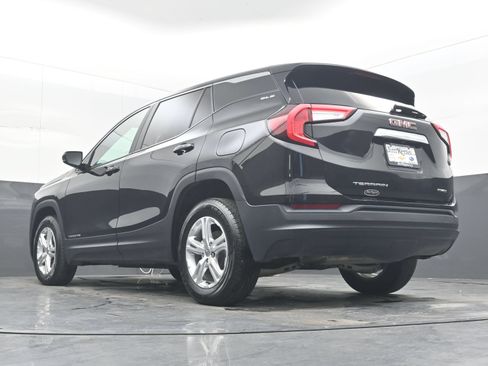 Used 2024 GMC Terrain SLE AWD/4WD image 27