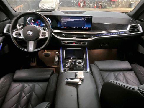 Used 2024 BMW X5 xDrive40i w/ Executive Package image 16