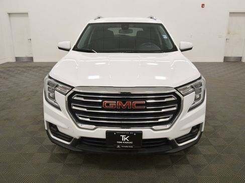 Used 2024 GMC Terrain SLT image 11