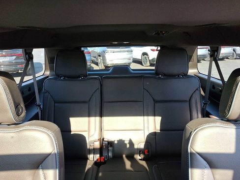 Certified 2024 GMC Yukon XL Denali image 11