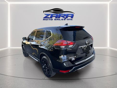 Used 2018 Nissan Rogue S image 4