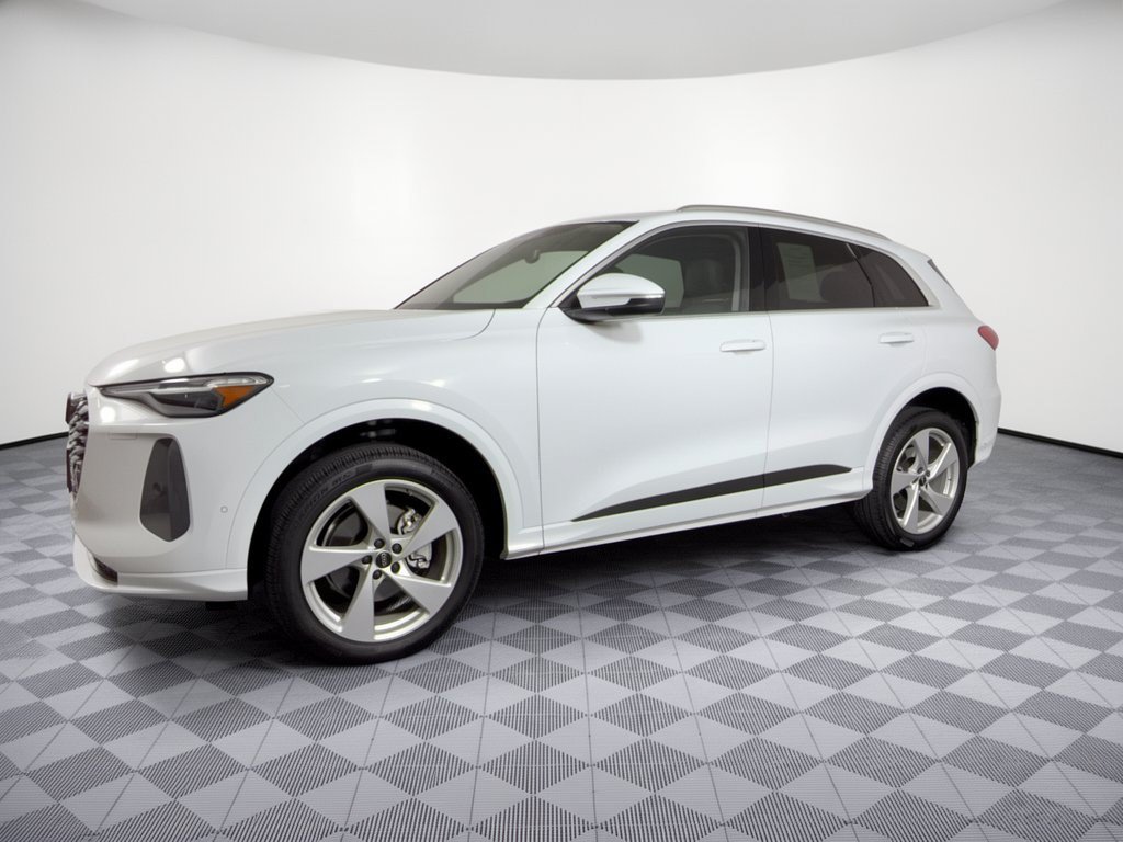 Certified 2025 Audi Q5 Premium Plus AWD/4WD image 2
