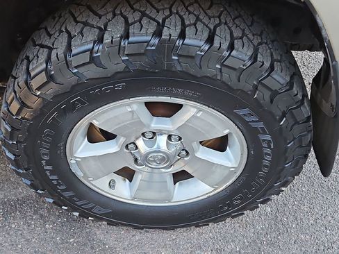 Used 2004 Toyota 4Runner Limited image 10