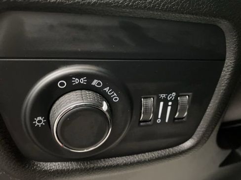 Used 2022 Jeep Grand Cherokee L Laredo w/ Luxury Tech Group I image 17