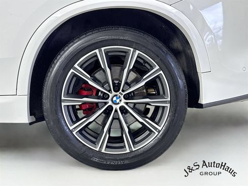 Used 2024 BMW X5 xDrive40i w/ M Sport Package AWD/4WD image 40