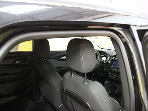 Used 2023 Chevrolet TrailBlazer LT w/ Convenience Package AWD/4WD image 10