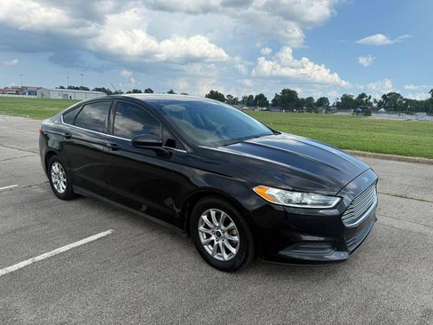 Used 2015 Ford Fusion S FWD image 2