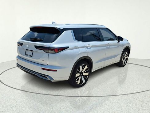 Used 2025 Mitsubishi Outlander SEL FWD image 6