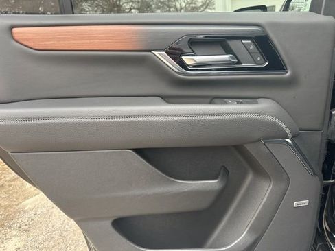 Used 2025 GMC Yukon Denali image 56