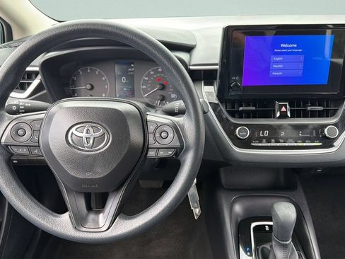 Used 2025 Toyota Corolla LE FWD image 19