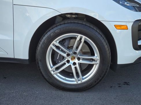 Used 2025 Porsche Macan w/ Premium Package Plus AWD/4WD image 11