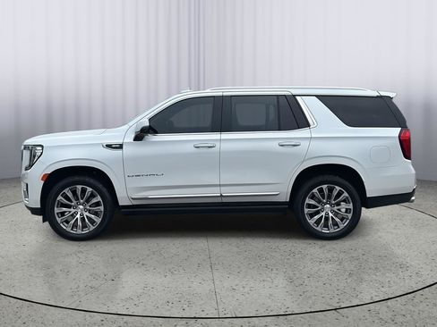 Used 2021 GMC Yukon Denali w/ Denali Premium Package AWD/4WD image 2