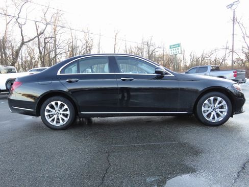 Used 2020 Mercedes-Benz E 350 4MATIC Sedan image 4