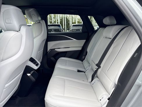 New 2026 Cadillac Lyriq Luxury image 10