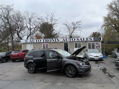 Used 2017 Dodge Journey SE w/ Flexible Seating Group image 21