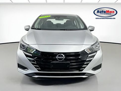 Used 2023 Nissan Versa SV FWD image 7