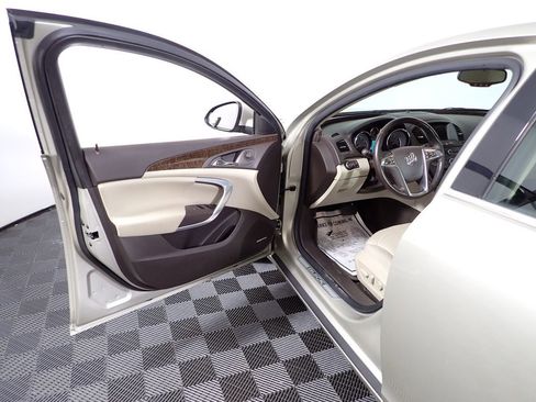 Used 2013 Buick Regal Premium FWD image 19