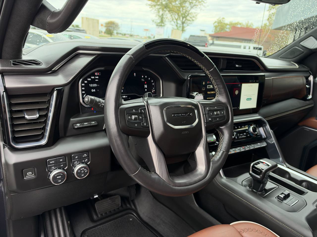 Used 2024 GMC Sierra 1500 Denali Ultimate AWD/4WD image 3