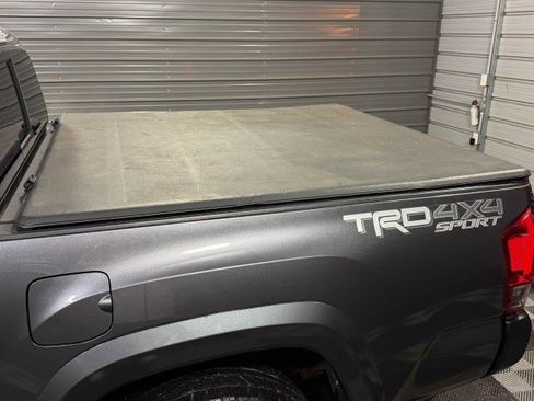 Used 2017 Toyota Tacoma TRD Sport image 13