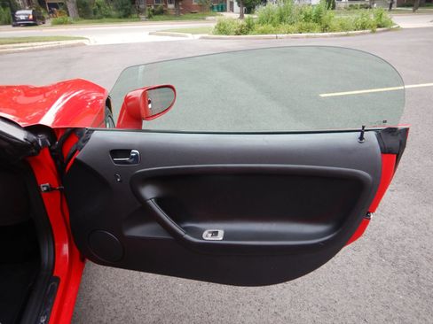 Used 2009 Pontiac Solstice GXP w/ Premium Package RWD image 17