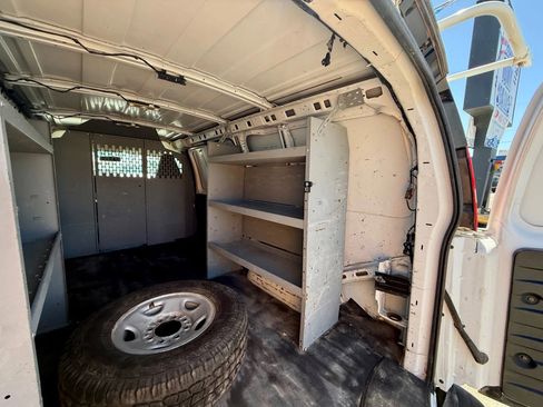 Used 2017 Chevrolet Express 2500 image 15