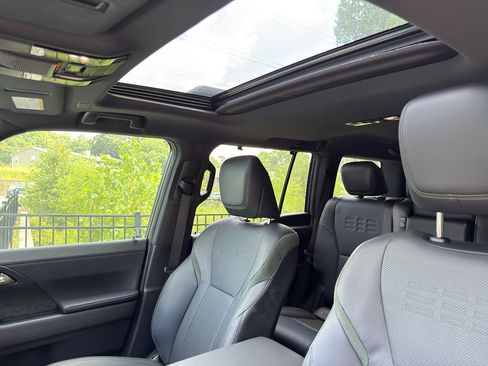Used 2024 Lexus GX 550 AWD/4WD image 10