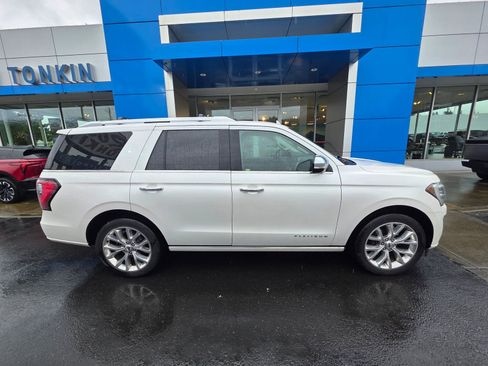 Used 2018 Ford Expedition Platinum AWD/4WD image 4