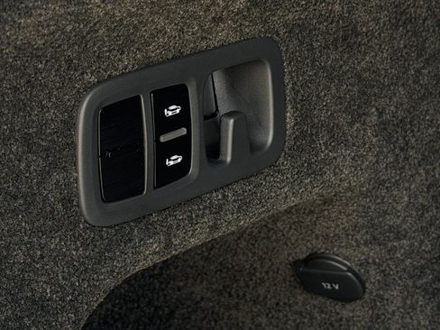Used 2023 Bentley Bentayga AWD/4WD image 39