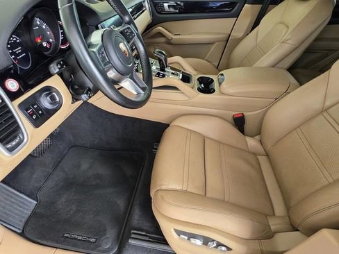 Used 2019 Porsche Cayenne AWD/4WD image 6