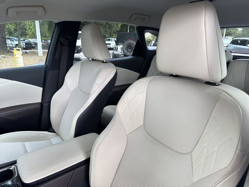 Used 2024 Lexus RX 350 FWD w/ Technology Package image 17
