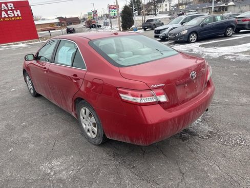 Used 2011 Toyota Camry LE image 5
