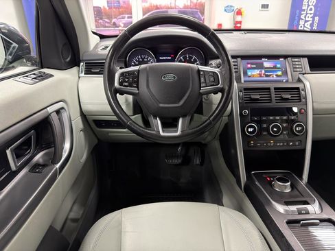 Used 2016 Land Rover Discovery Sport SE image 27