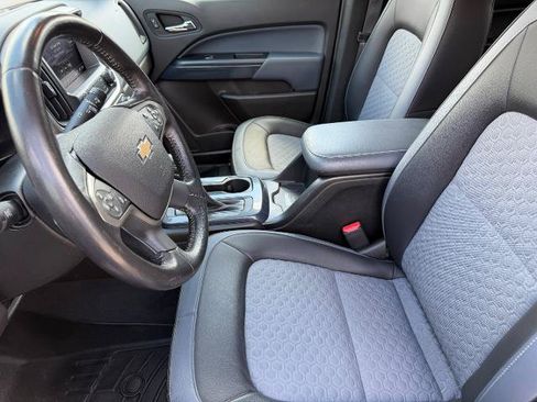 Used 2022 Chevrolet Colorado Z71 AWD/4WD image 10