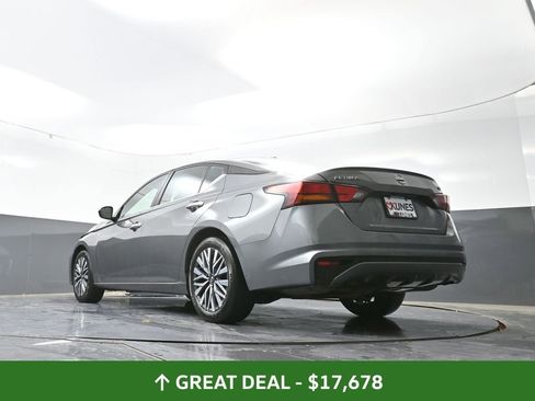 Used 2024 Nissan Altima 2.5 SV image 54