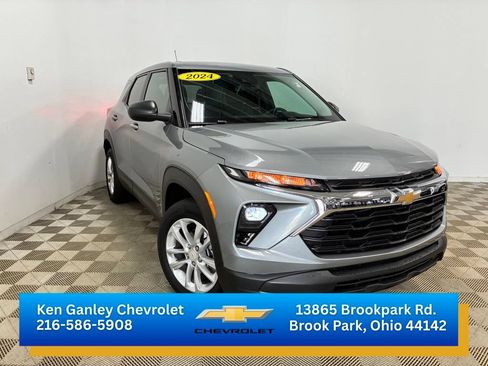 Used 2024 Chevrolet TrailBlazer LS w/ LS Convenience Package AWD/4WD image 3