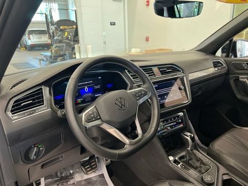 Used 2023 Volkswagen Tiguan SE R-Line AWD/4WD image 12